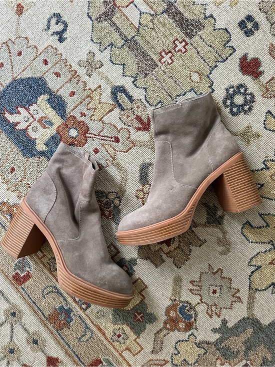 Dolce Vita Shoes - Dolce Vita Suede Platform Chunky Boots sz 9.5